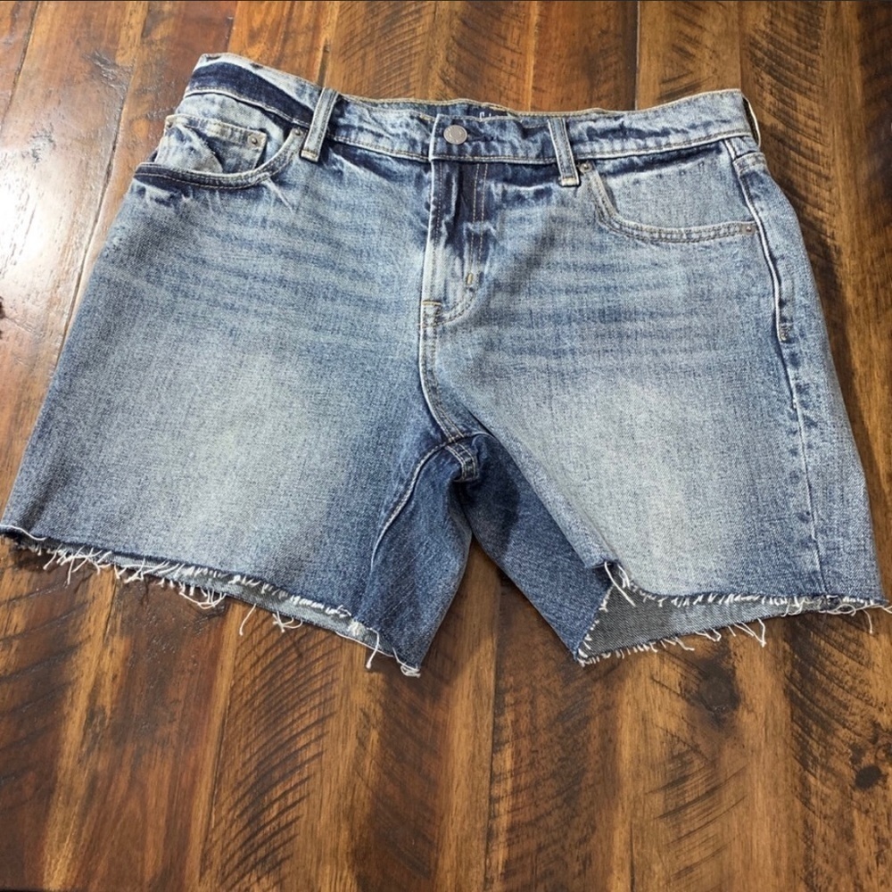 GAP Mid Rise 5" Denim Shorts with Shadow Pockets Size 25 NWT - Picture 4 of 6